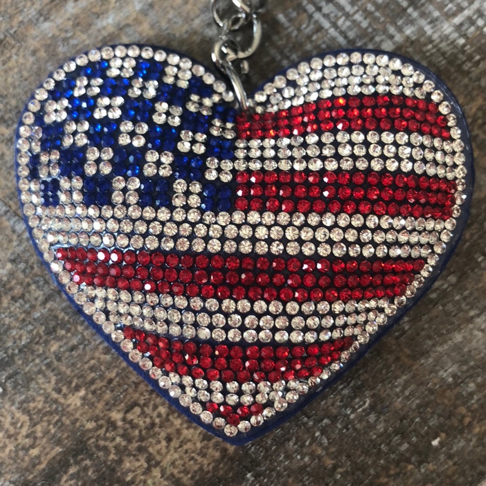 American Flag 🇺🇸 Rhinestone Heart Keychain 💙 - Picture 2 of 7